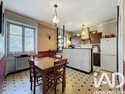 Maison - 99 m² - 5 pièces