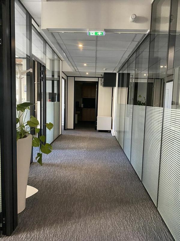 Bureau - 143 m²