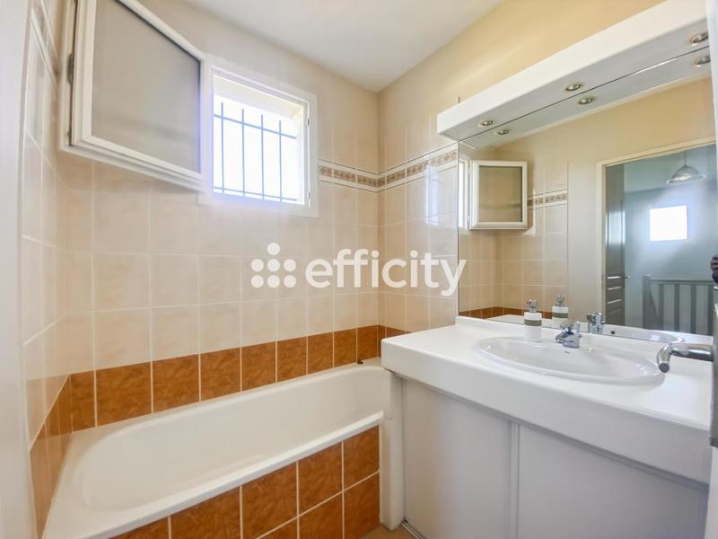 Maison - 86 m² - 4 pièces