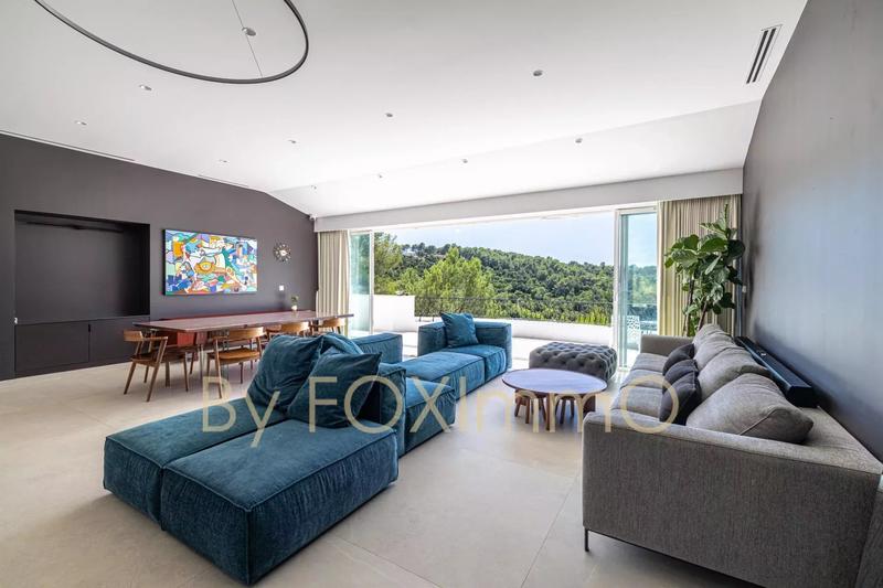 Villa - 214 m² - 6 pièces