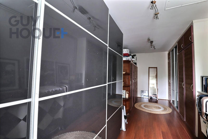 Maison - 350 m² - 8 pièces