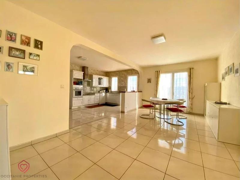 Maison - 215 m² - 5 pièces