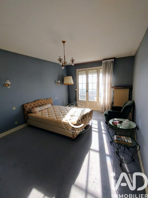 Maison - 230 m² - 6 pièces