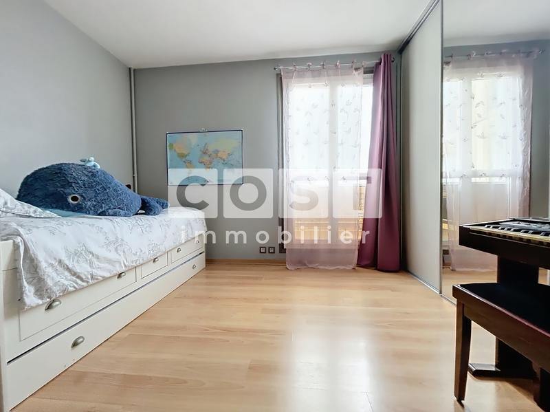 Appartement - 90 m² - 4 pièces