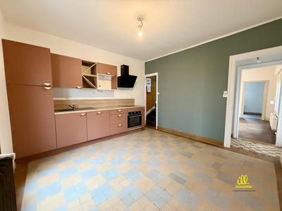 Maison - 82 m² - 5 pièces