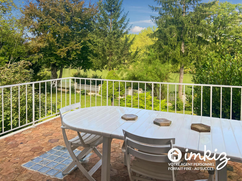 Maison - 330 m² - 9 pièces