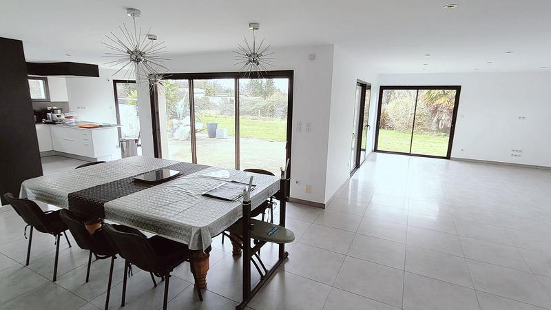 Maison contemporaine - 156 m² - 7 pièces