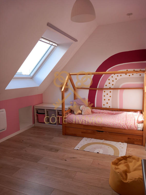 Maison - 90 m² - 5 pièces