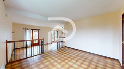 Maison - 181 m² - 8 pièces