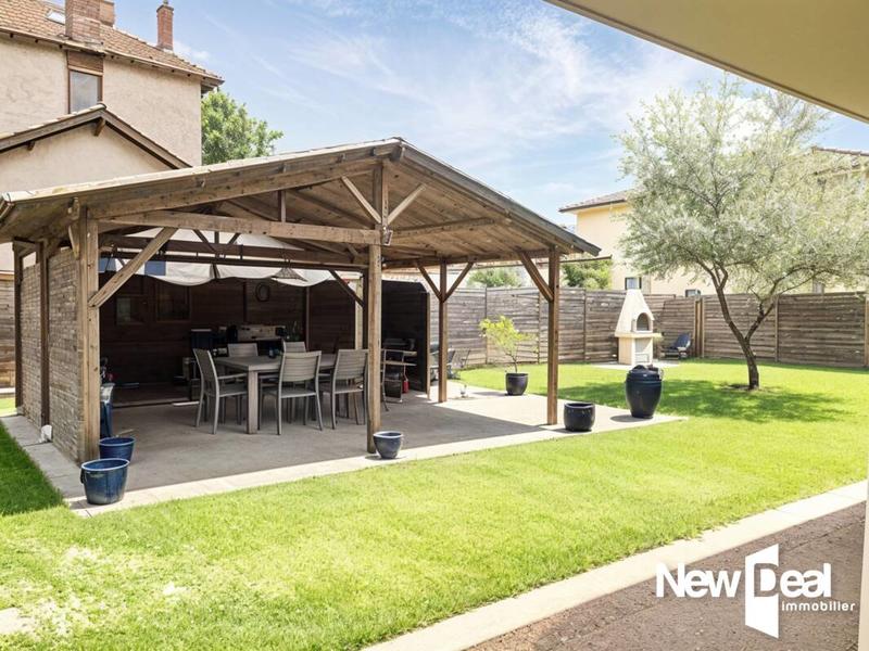 Pavillon - 170 m² - 7 pièces