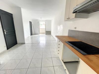 Appartement - 85 m² - 3 pièces