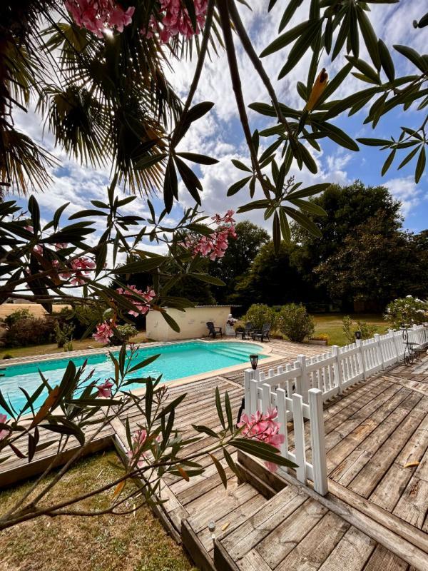 Maison - 181 m² - 8 pièces