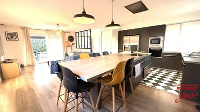 Maison - 150 m² - 7 pièces