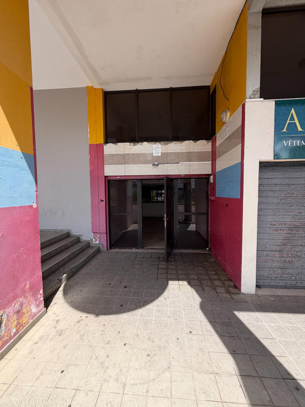 Local commercial - 15 m² - 1 pièce