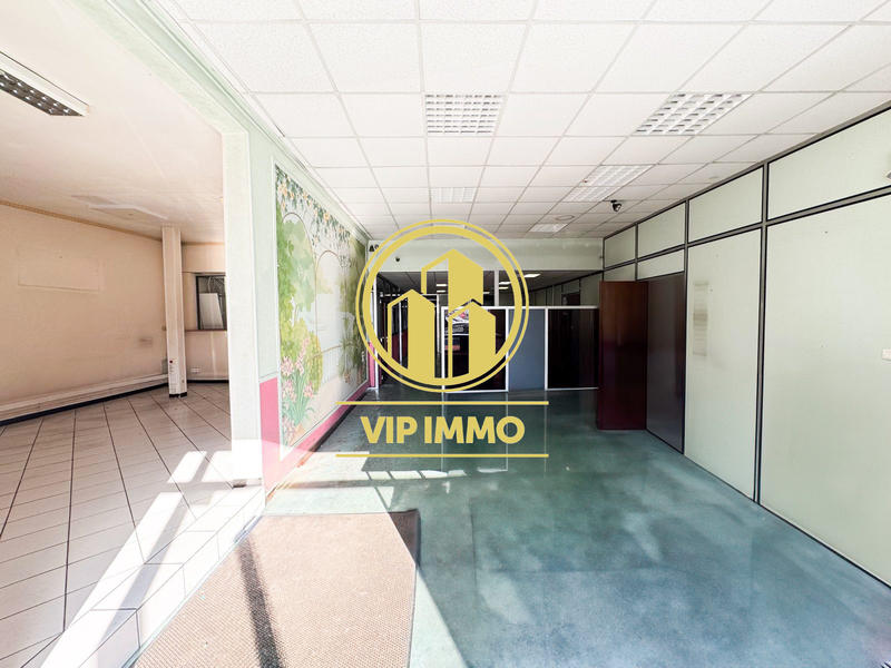 Local commercial - 300 m²