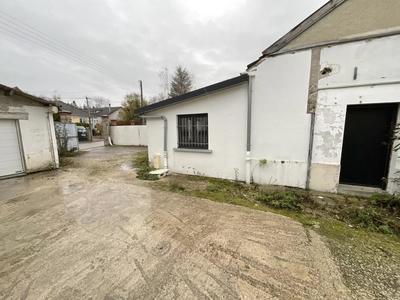 Loft - 237 m² - 2 pièces