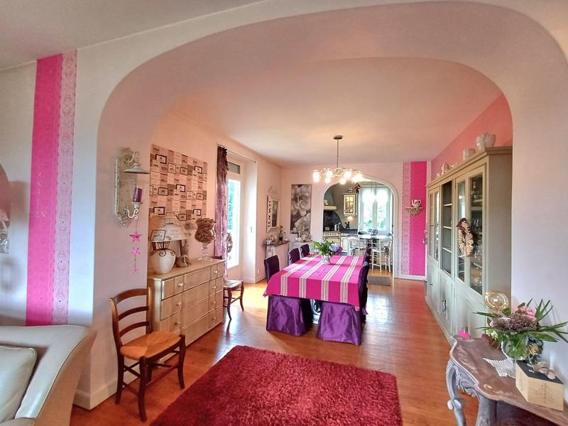 Maison ancienne - 233 m² - 8 pièces