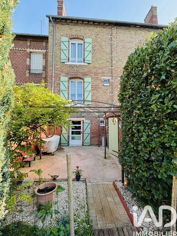 Maison - 90 m² - 5 pièces