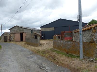 Corps de ferme - 202 m² - 9 pièces