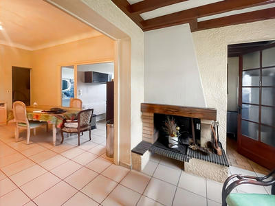 Maison - 93 m² - 5 pièces