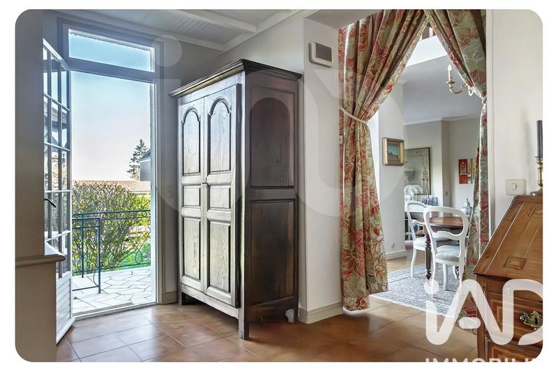 Maison - 251 m² - 10 pièces