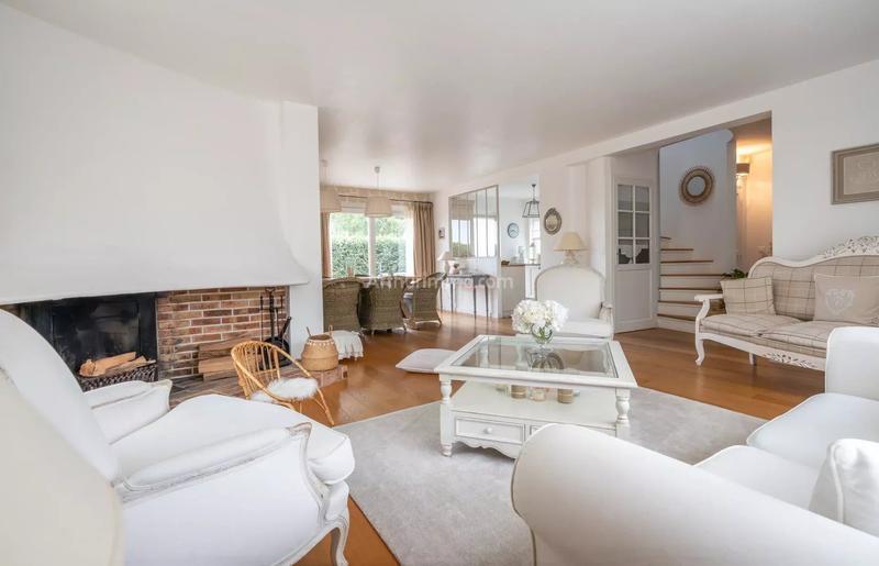 Maison - 181 m² - 8 pièces