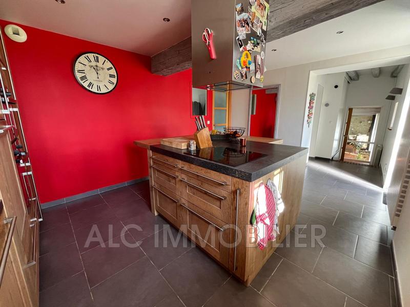 Propriété - 206 m² - 5 pièces