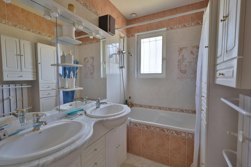 Maison - 86 m² - 4 pièces