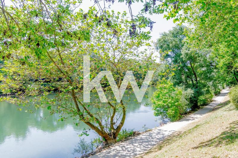 Maison - 256 m² - 9 pièces