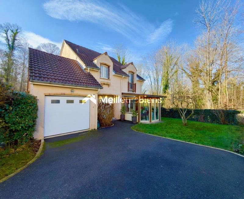 Maison - 197 m² - 8 pièces