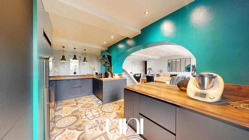 Maison - 184 m² - 7 pièces