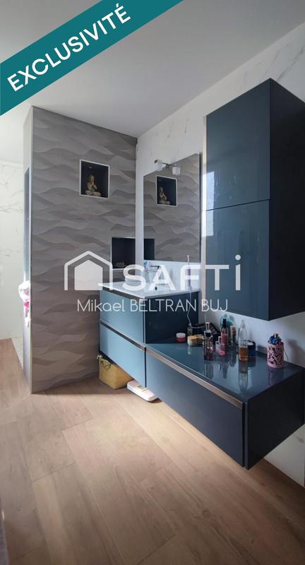 Maison - 250 m² - 8 pièces