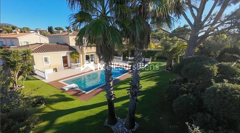 Villa - 176 m² - 6 pièces