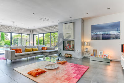 Maison - 217 m² - 6 pièces