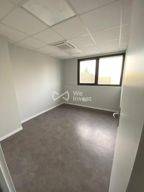 Local commercial - 1 219 m²