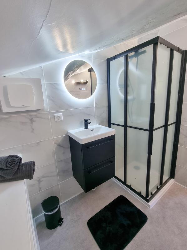 Immeuble - 104 m² - 5 pièces