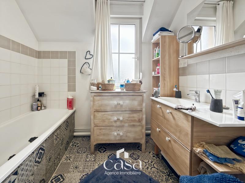 Maison - 104 m² - 5 pièces