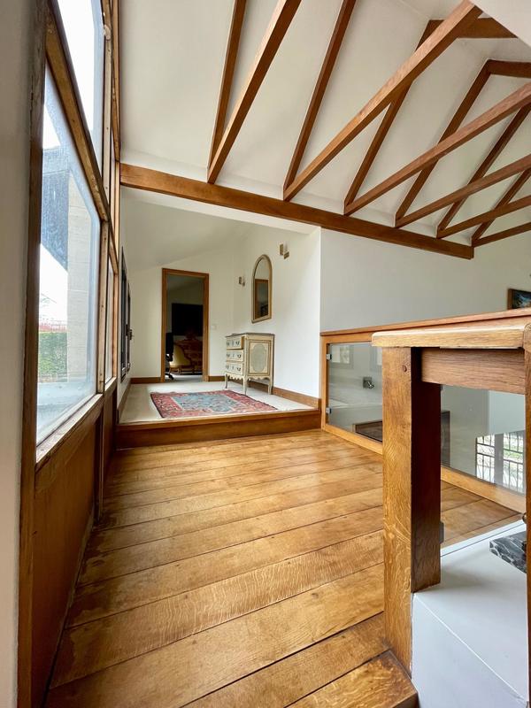 Maison - 330 m² - 9 pièces