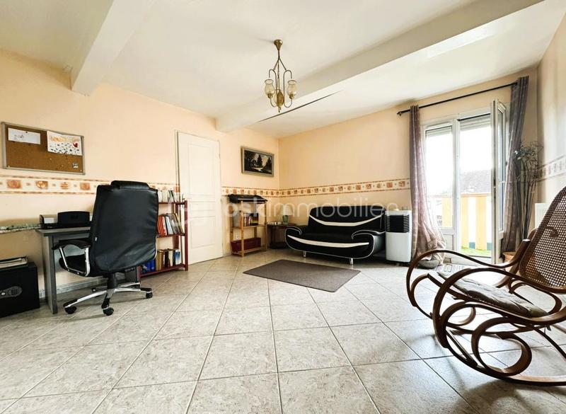 Maison traditionnelle - 166 m² - 9 pièces