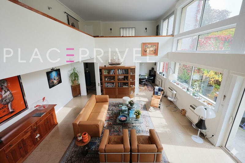 Appartement - 227 m² - 8 pièces