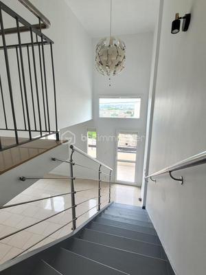 Maison - 101 m² - 5 pièces