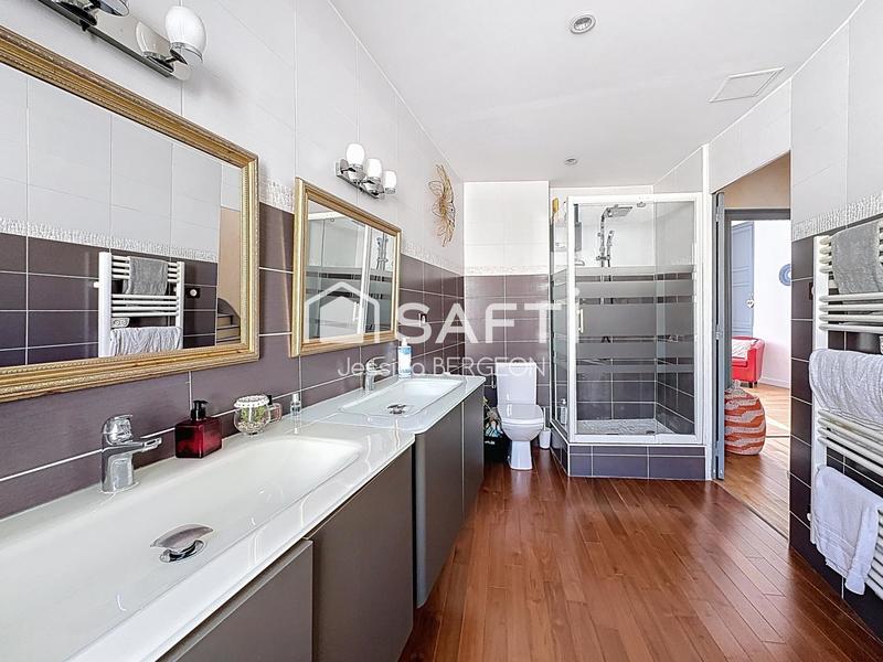 Maison de maîtres - 220 m² - 8 pièces