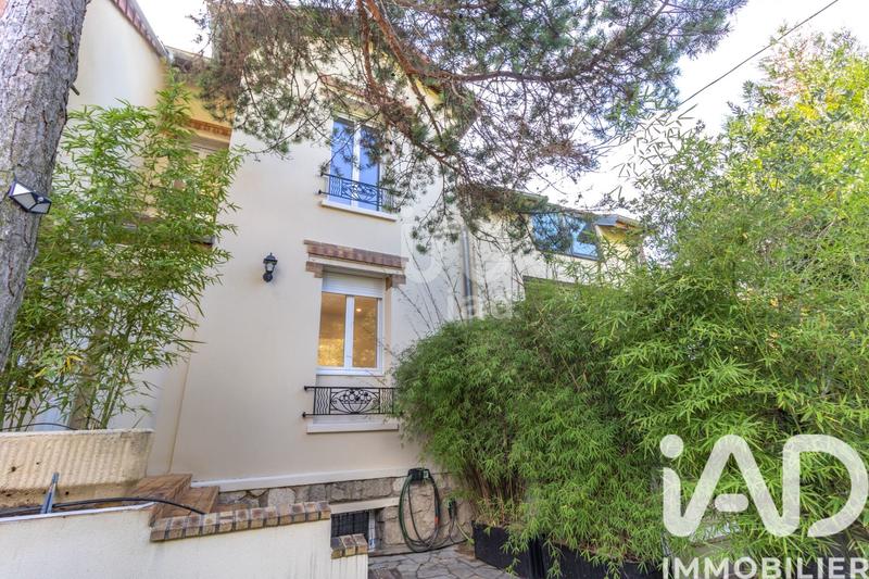 Maison de ville - 216 m² - 13 pièces