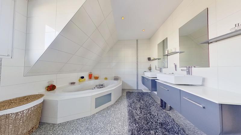 Villa - 194 m² - 7 pièces