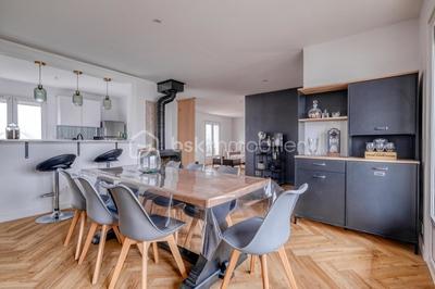 Maison - 94 m² - 5 pièces