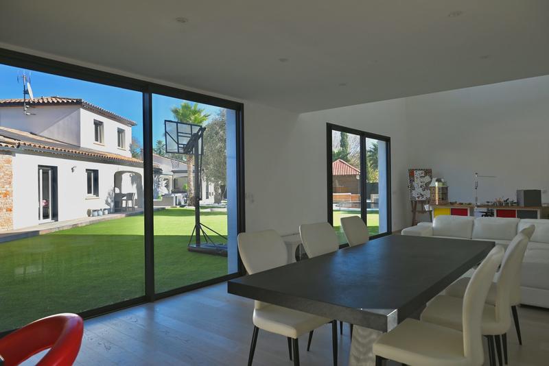 Villa - 344 m² - 6 pièces