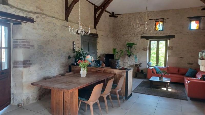 Propriété - 161 m² - 6 pièces