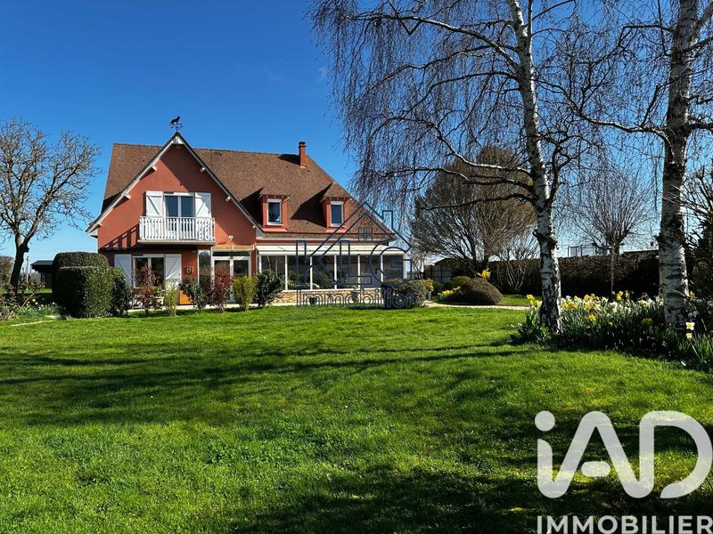 Maison - 210 m² - 8 pièces