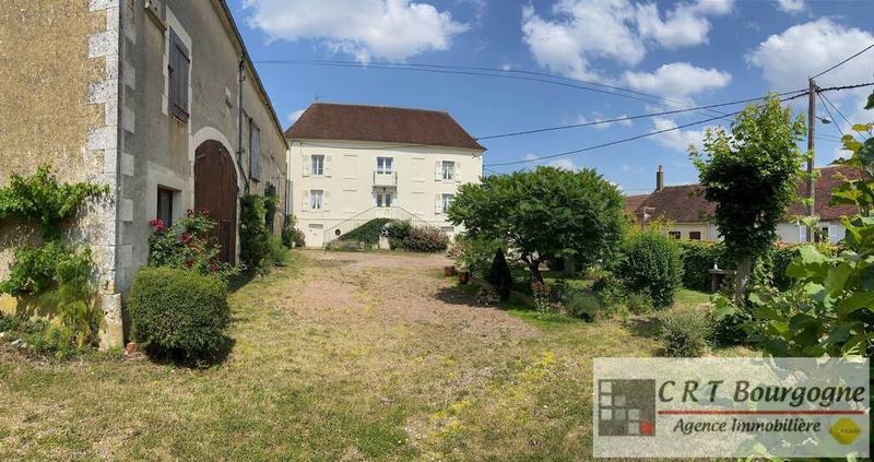 Maison ancienne - 215 m² - 7 pièces