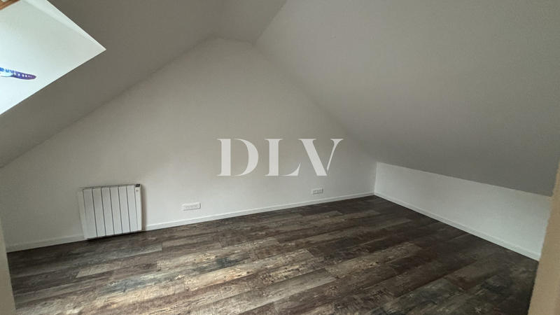 Maison - 200 m² - 8 pièces